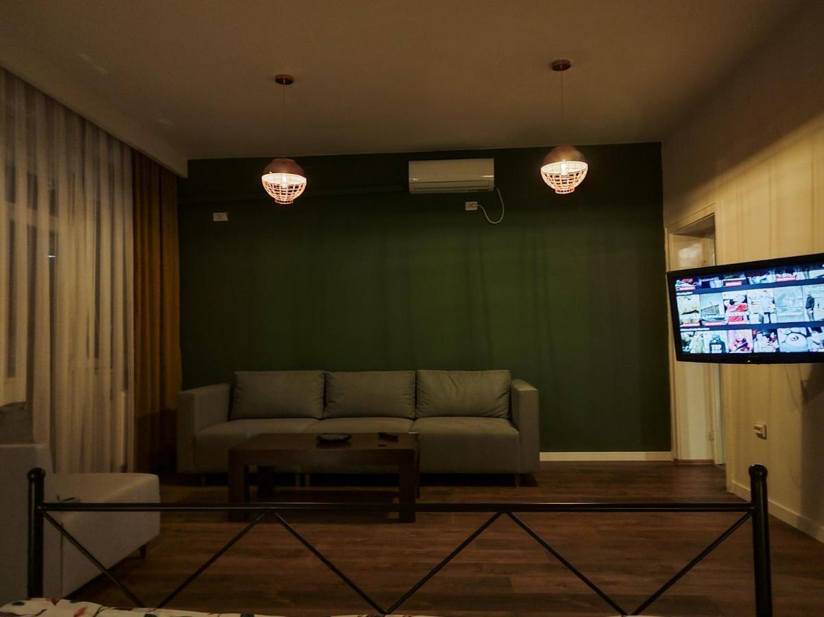 Urban Cozy Retreat Apartment Pristina Exterior photo